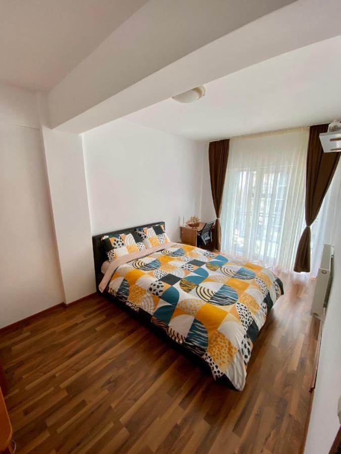 Cozy Apartment 2 Bedroom Private Parking クルージュ＝ナポカ エクステリア 写真